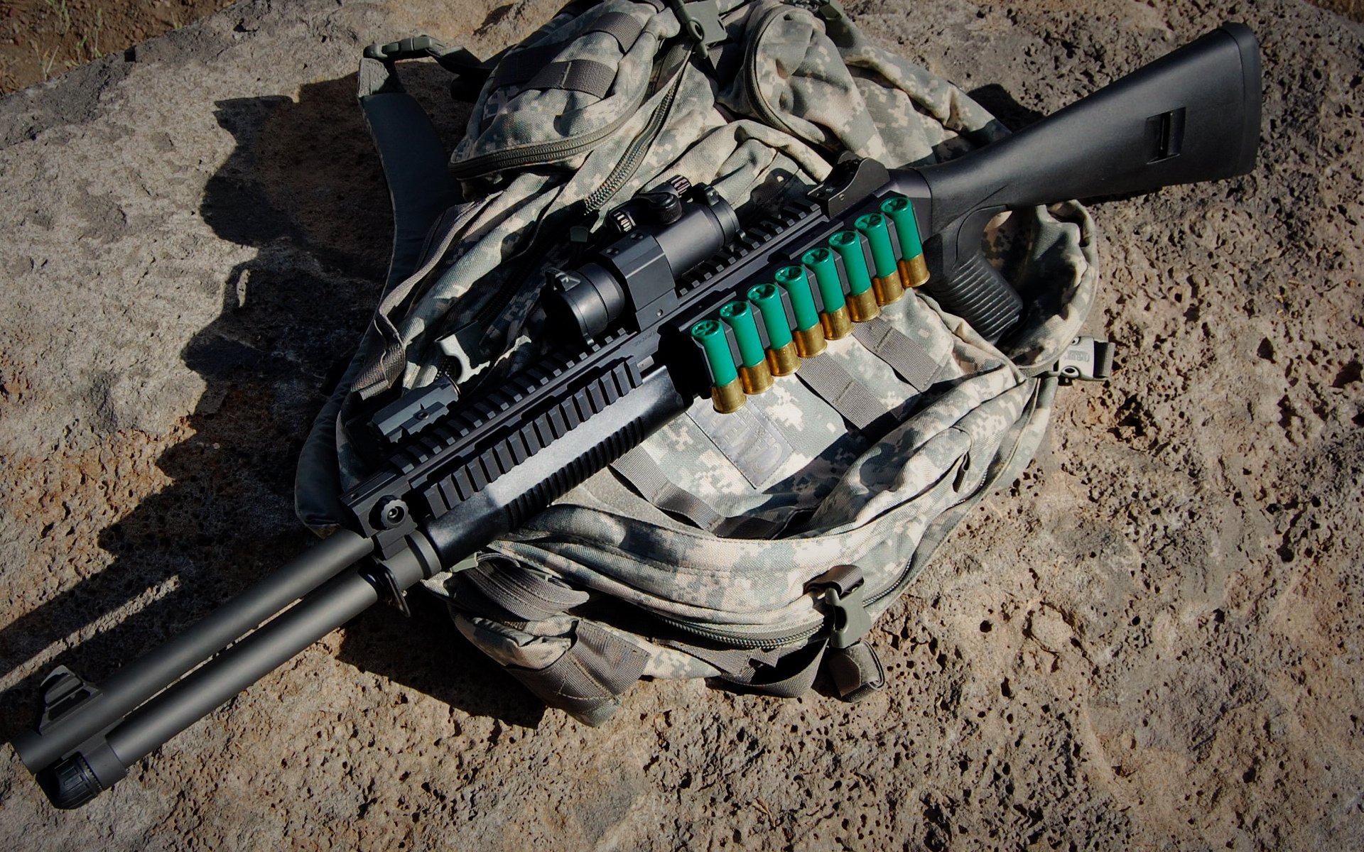 希腊后腰传射破门,助球队稳住优势,希腊队后卫